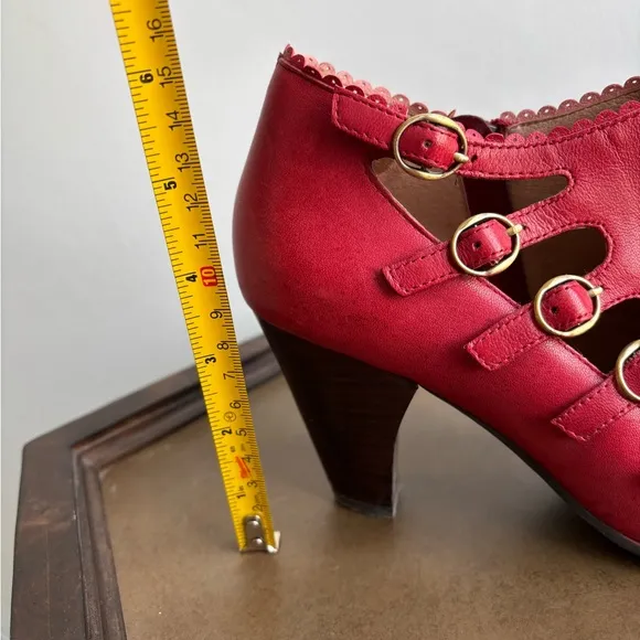 Miz Mooz Red Booties Sz 8.5 ❤️