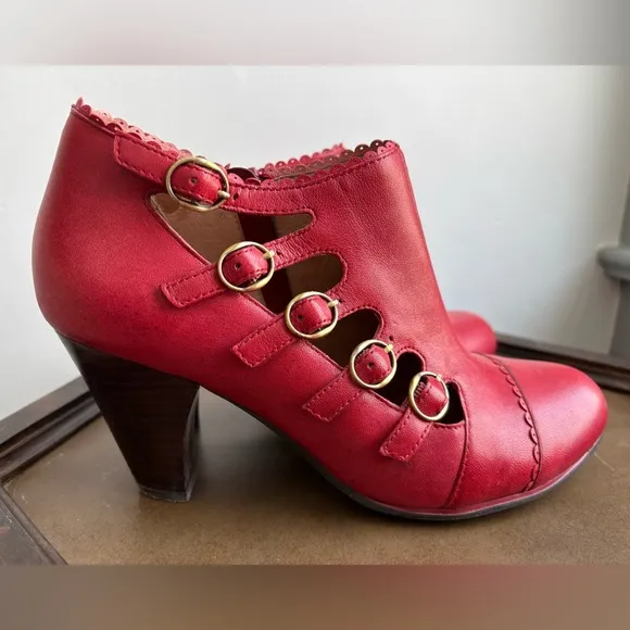 Miz Mooz Red Booties Sz 8.5 ❤️
