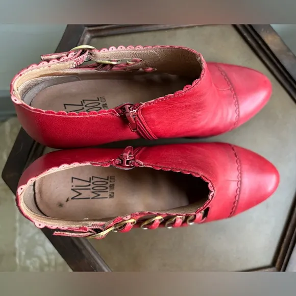 Miz Mooz Red Booties Sz 8.5 ❤️