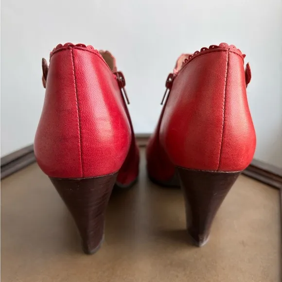 Miz Mooz Red Booties Sz 8.5 ❤️