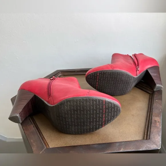 Miz Mooz Red Booties Sz 8.5 ❤️