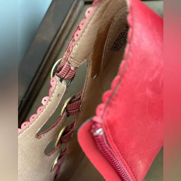 Miz Mooz Red Booties Sz 8.5 ❤️