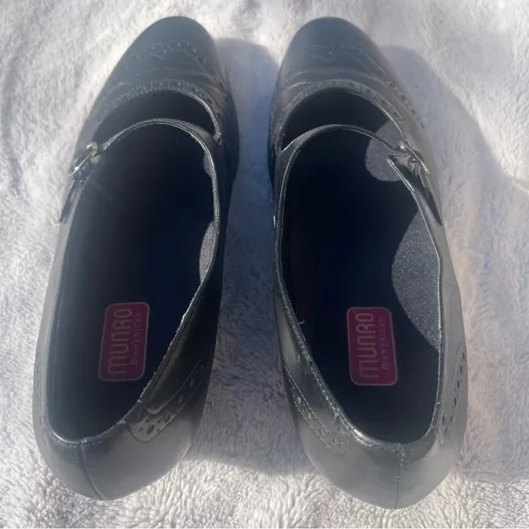 Munro American Isabel black leather Mary Jane shoes size 10W - 10 Wide
