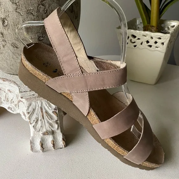 Naot ‘Kayla’ Wedge Sandal N4363 Handmade in Israel 39 EU / 8 US Stone Nubuck