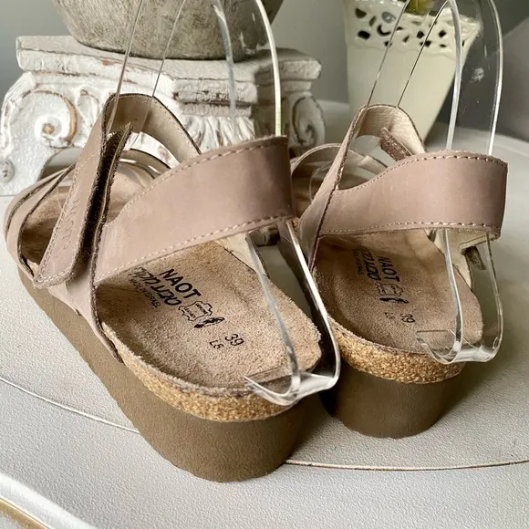 Naot ‘Kayla’ Wedge Sandal N4363 Handmade in Israel 39 EU / 8 US Stone Nubuck