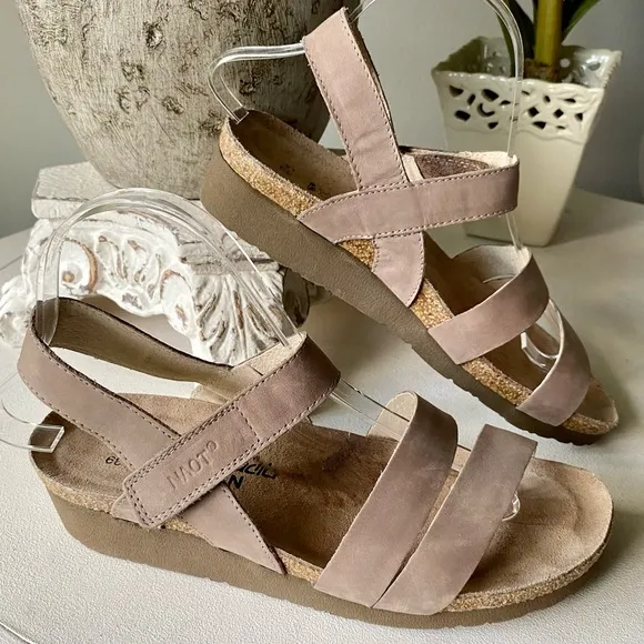 Naot ‘Kayla’ Wedge Sandal N4363 Handmade in Israel 39 EU / 8 US Stone Nubuck