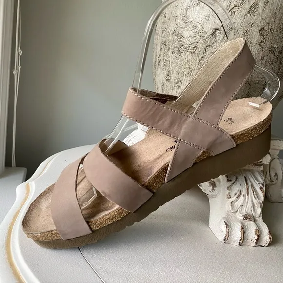 Naot ‘Kayla’ Wedge Sandal N4363 Handmade in Israel 39 EU / 8 US Stone Nubuck