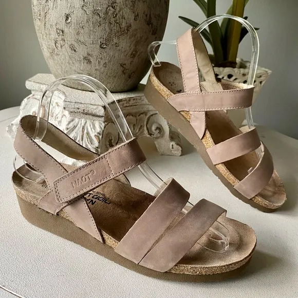 Naot ‘Kayla’ Wedge Sandal N4363 Handmade in Israel 39 EU / 8 US Stone Nubuck