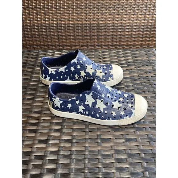 Native Jefferson shoes Kids size 3