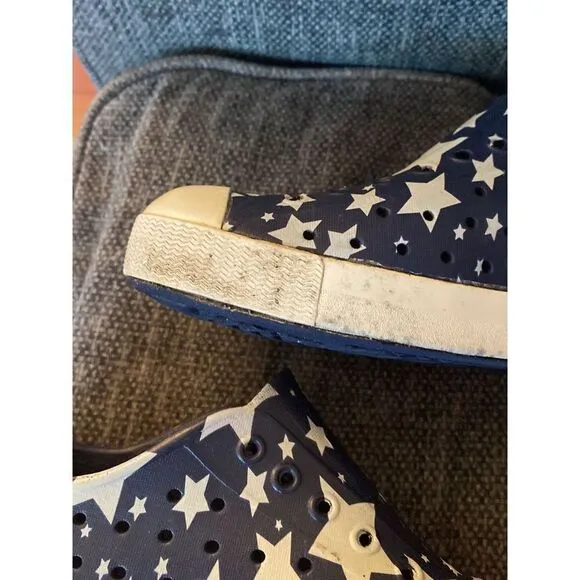 Native Jefferson shoes Kids size 3