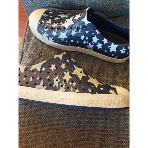 Native Jefferson shoes Kids size 3