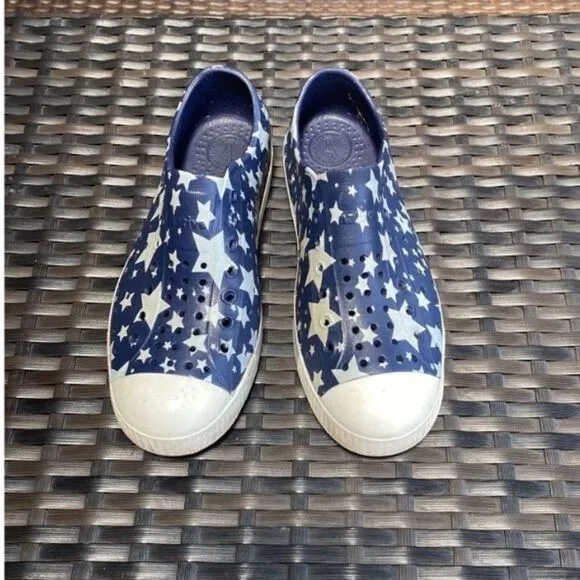 Native Jefferson shoes Kids size 3