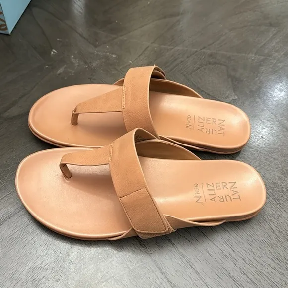Naturalizer Genn-Twirl Womens Faux Leather Slip On Slide Sandals (WIDE)