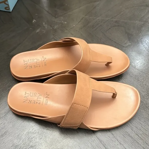 Naturalizer Genn-Twirl Womens Faux Leather Slip On Slide Sandals (WIDE)