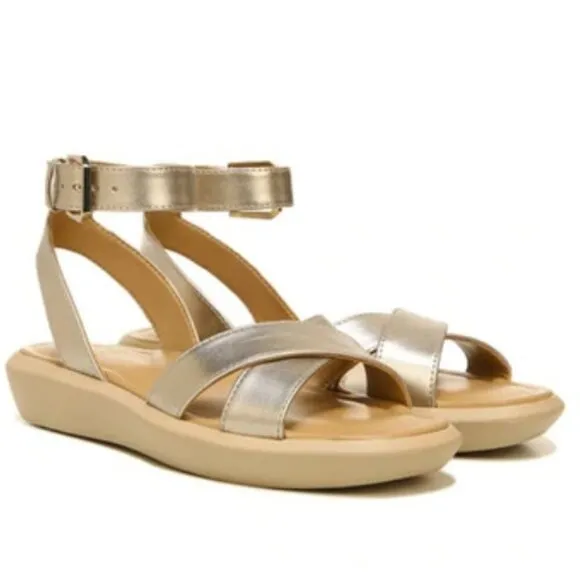 NATURALIZER Jamila Flat Sandals Women's Shoes In Warm Silver Metallic (WIDE)