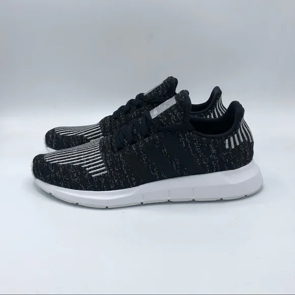 NEW! adidas Swift Run Women's Shoes Size 10.5 EG7984