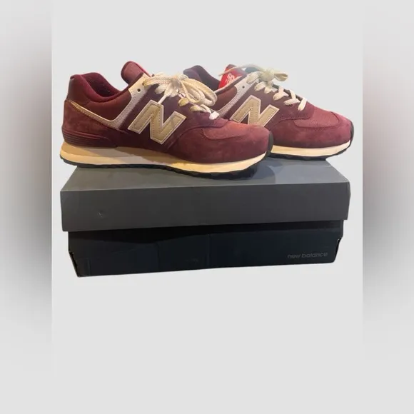 NEW BALANCE 574 Core Burgundy White Lifestyle Shoes Sneakers 8.5 Wmn 7 Men’s NIB