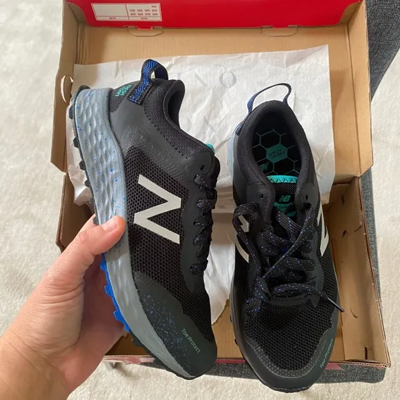 NEW BALANCE Black V1 Fresh Foam Sneaker Shoes