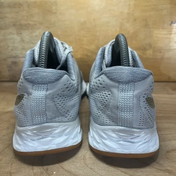 New Balance Fresh Foam ARISHI Womens Sz 9 (B) Running Shoes Gray Silver WARISLO1