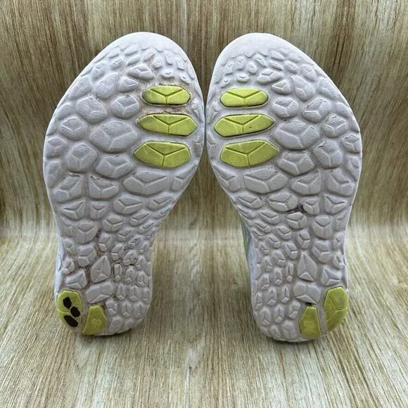 New Balance Fresh Foam Beacon v2 Women's‎ Size 7.5 Gray Running Shoes WBECNCG3
