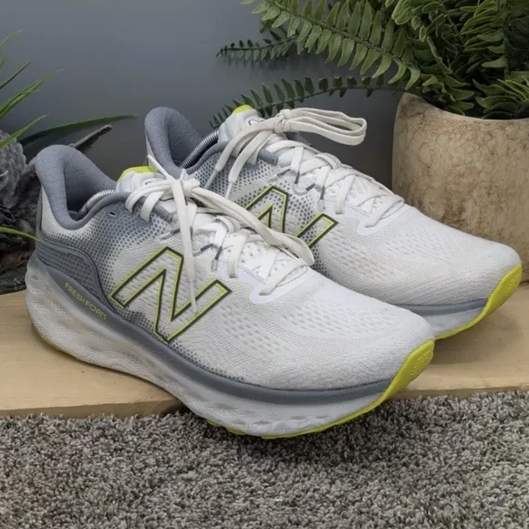 New Balance Fresh Foam More V3 Mens Size 11.5D Running Shoes