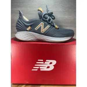 New Balance Fresh Foam ROAV Running Shoes 10 Aluminum. Men’s Size 8 D