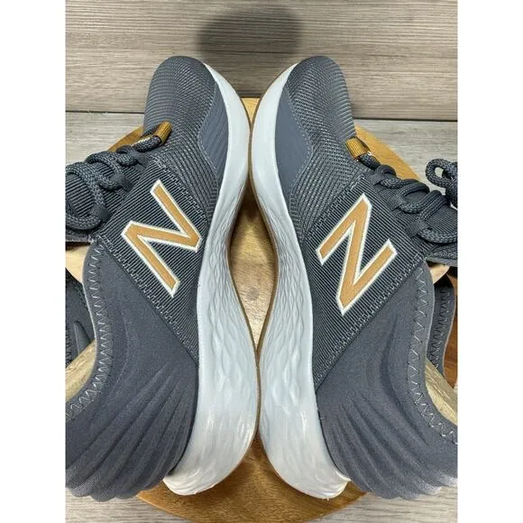 New Balance Fresh Foam ROAV Running Shoes 10 Aluminum. Men’s Size 8 D