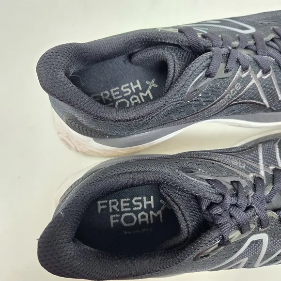 NEW BALANCE Fresh Foam V13 Black Running Shoes 8.5M | 10W