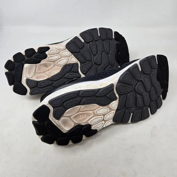 NEW BALANCE Fresh Foam V13 Black Running Shoes 8.5M | 10W