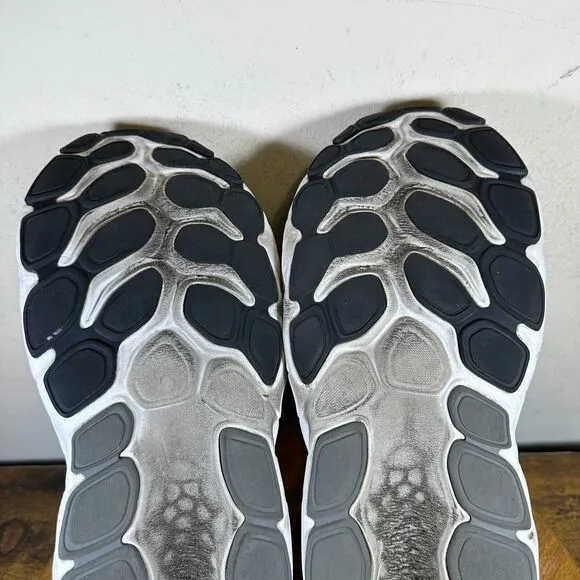 New Balance Fresh Foam X More V4‎ Gray White MMORGG4 Shoes Men's Size 10 2E