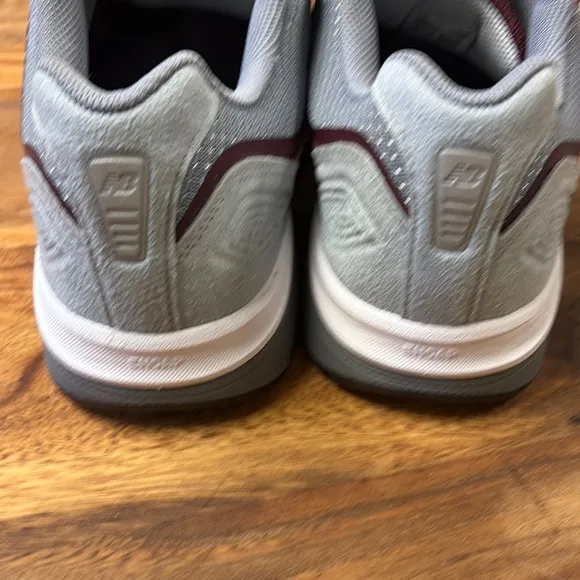 New Balance gently worn Sneakers size 10 (4e) extra wide shoe