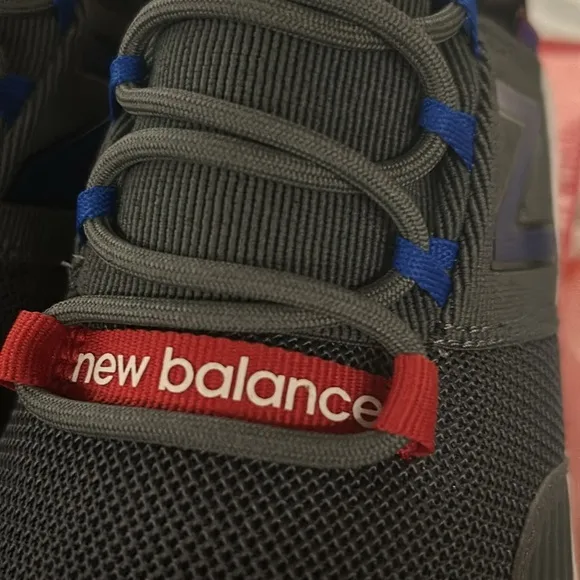 New Balance‎ Kid's Fresh Foam Roav V1 Sz 6