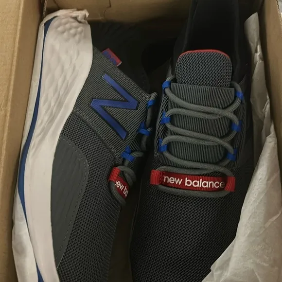 New Balance‎ Kid's Fresh Foam Roav V1 Sz 6