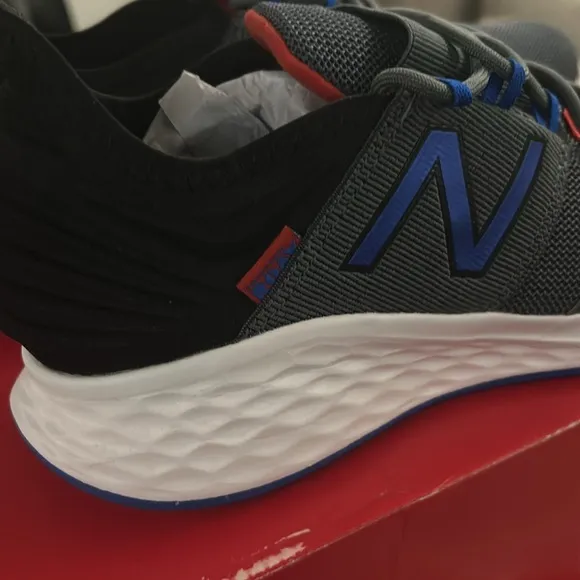 New Balance‎ Kid's Fresh Foam Roav V1 Sz 6