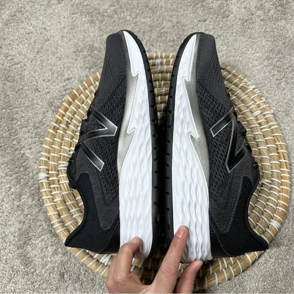 New Balance Men’s Fresh Foam Evare V1 Running Shoes Sneakers MVARELB1 Black 9.5