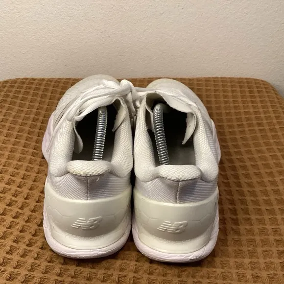 New Balance Mens Fresh Foam X Lav V2 Tennis Pickleball Shoes Sz 9 White Sneakers