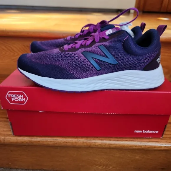 New Balance Womens Running Shoes Sneakers 8.5B Fresh Foam Arishi Purple Navy NIB