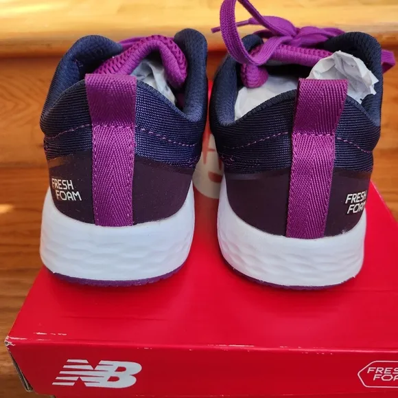 New Balance Womens Running Shoes Sneakers 8.5B Fresh Foam Arishi Purple Navy NIB