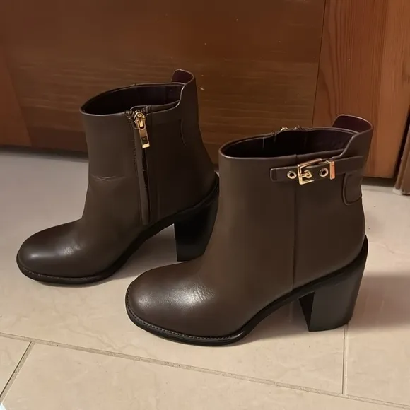 NEW! Franco Sarto Umber Dark Brown Leather Rivet Ankle Bootie - Size 6