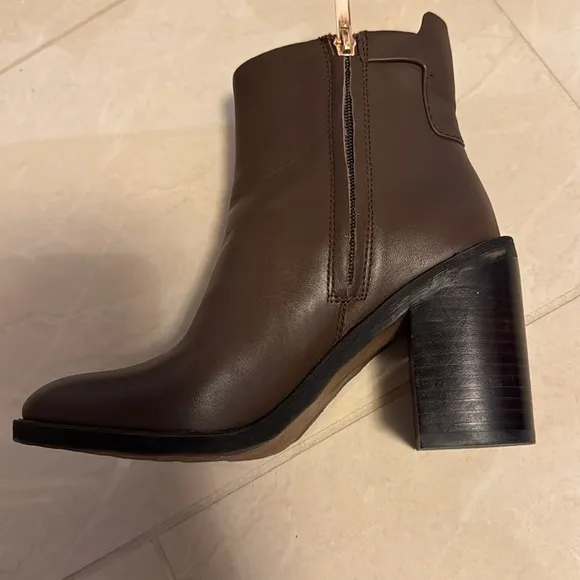 NEW! Franco Sarto Umber Dark Brown Leather Rivet Ankle Bootie - Size 6