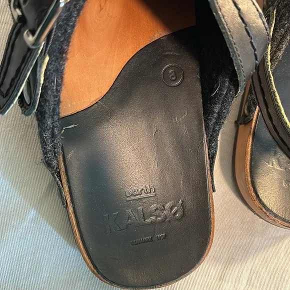 NEW KALSO Earth Shanti Black Mules Clogs Buckle Grommets Wool Negative Heel 8
