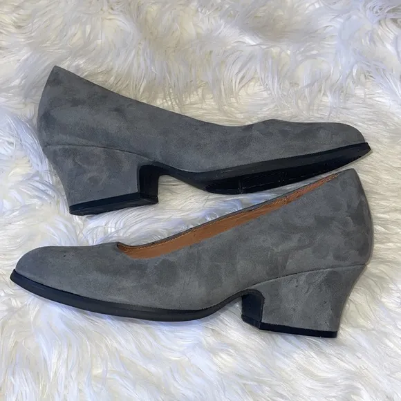 New‎ L'amour Des Pieds Grey Suede Pump