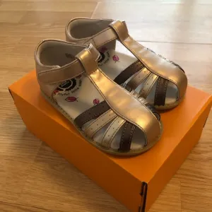 New “Livie &amp; Luca” leather shoes size 9 with box