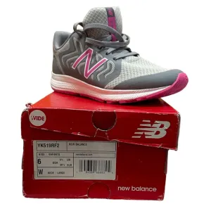 New! New Balance Kids Size 6 (Large) Wide Running Shoe Gray Pink White