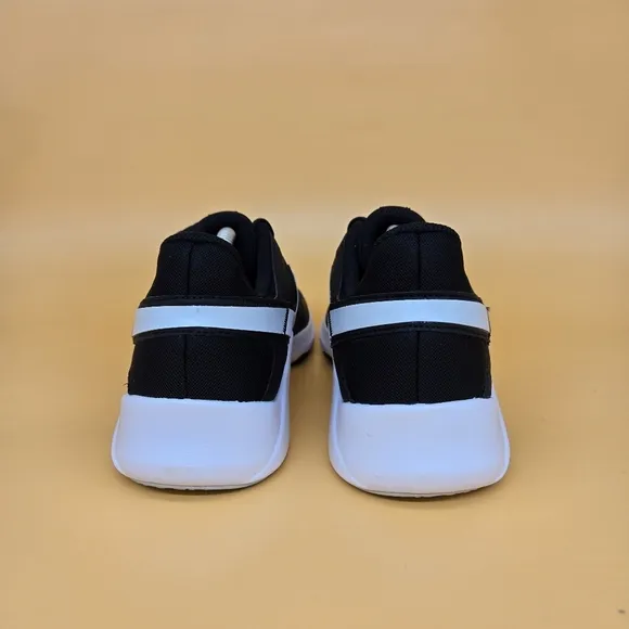 New Nike Legend Essential 2 Women's Workout Shoes Size 10