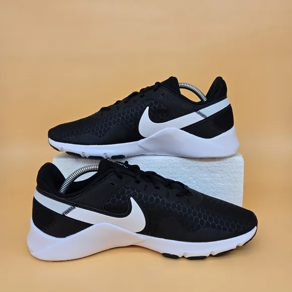 New Nike Legend Essential 2 Women's Workout Shoes Size 10