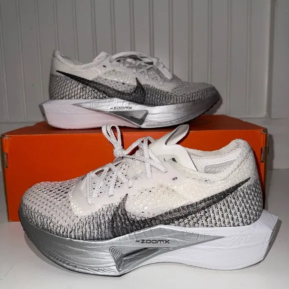 NEW!! Nike Vaporfly 3 Running Shoes - Men’s 6.5 / Woman’s 8 (No Box)