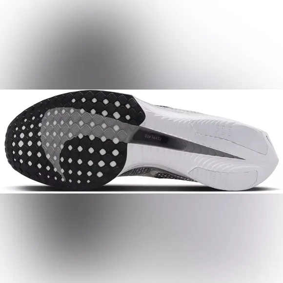NEW!! Nike Vaporfly 3 Running Shoes - Men’s 6.5 / Woman’s 8 (No Box)