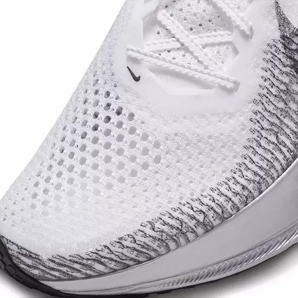 NEW!! Nike Vaporfly 3 Running Shoes - Men’s 6.5 / Woman’s 8 (No Box)