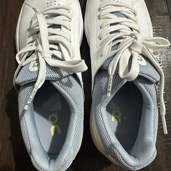 NEW On Womens Running On Cloud The Roger Advantage Sneakers White / Grey SZ 9.5B
